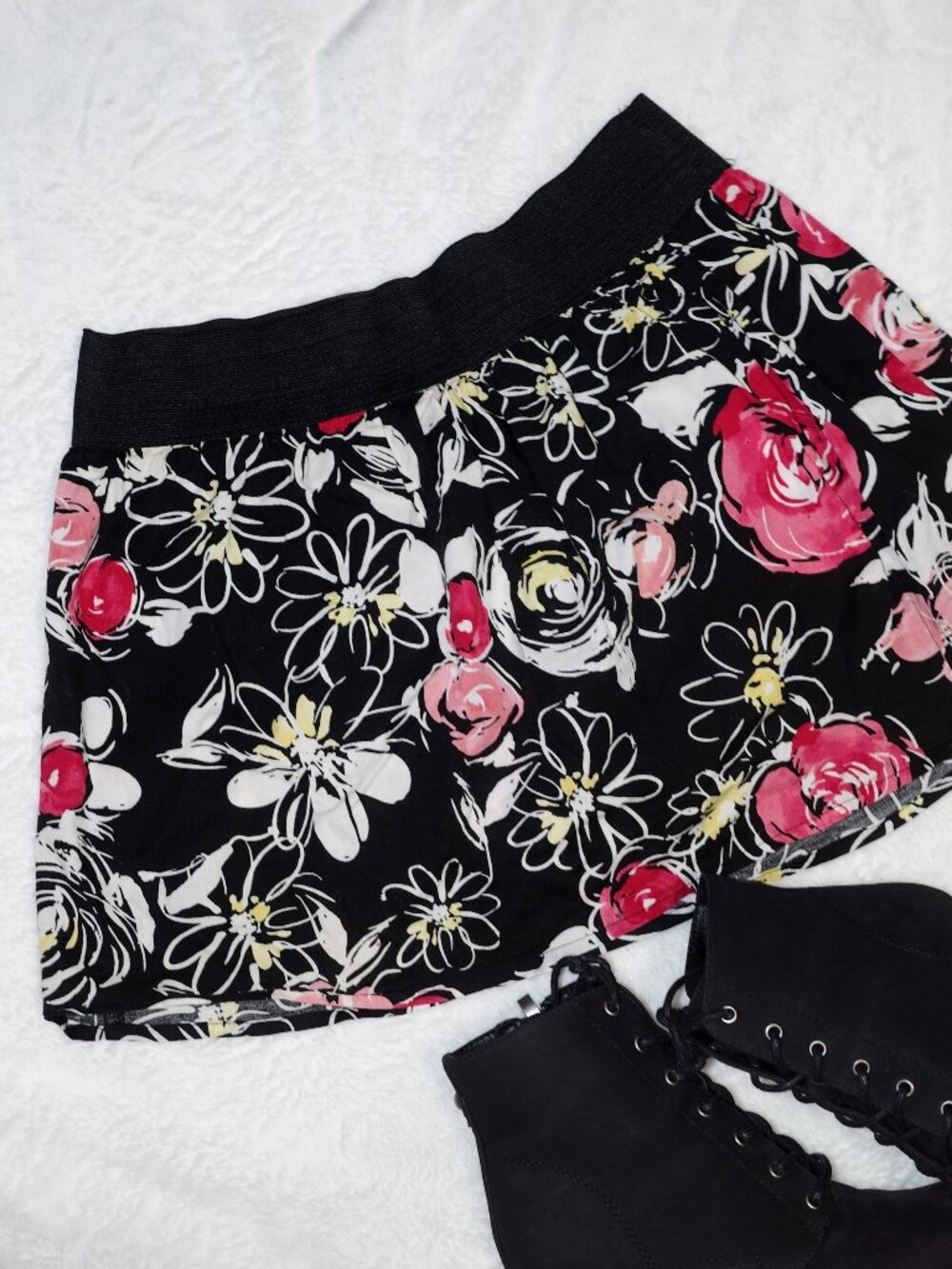 Black and floral print HeartSoul cotton mini skirt with elastic waist